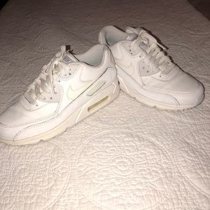 Nike Air Max sneakers youth size 6 👟
